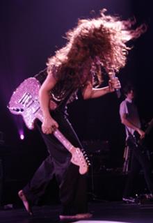 Shakira feet photo thumbnail