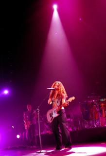 Shakira feet photo thumbnail