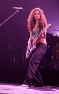 Shakira feet photo thumbnail