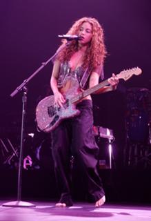 Shakira feet photo thumbnail