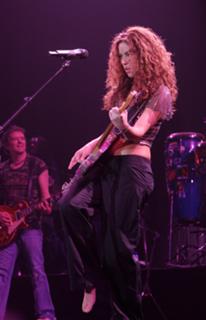 Shakira feet photo thumbnail