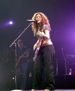 Shakira feet photo thumbnail