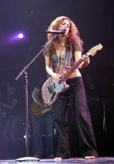 Shakira feet photo thumbnail