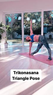 Kino MacGregor feet photo thumbnail