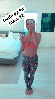 Kino MacGregor feet photo thumbnail
