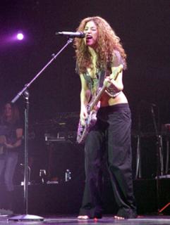 Shakira feet photo thumbnail