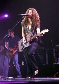 Shakira feet photo thumbnail