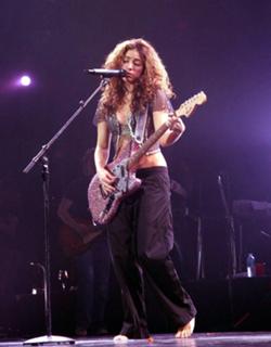 Shakira feet photo thumbnail