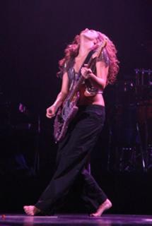 Shakira feet photo thumbnail