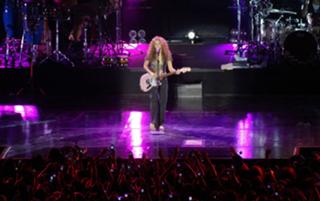 Shakira feet photo thumbnail