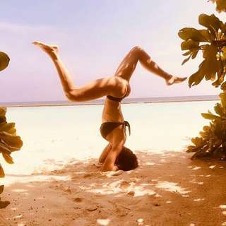 Ilary Blasi feet photo thumbnail