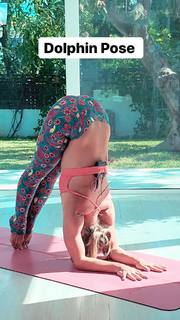 Kino MacGregor feet photo thumbnail