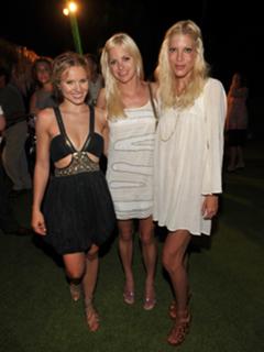 Kristen Bell feet photo thumbnail