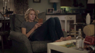 Naomi Watts feet photo thumbnail