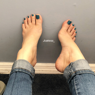 Jenelle Jcakess feet photo thumbnail