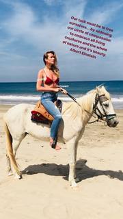 Petra Nemcova feet photo thumbnail