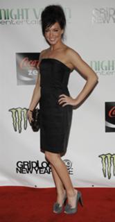 Katie Cassidy feet photo thumbnail