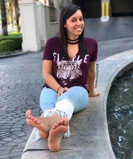 Deedee Rican feet photo thumbnail