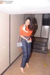 Shraddha Kapoor feet photo thumbnail