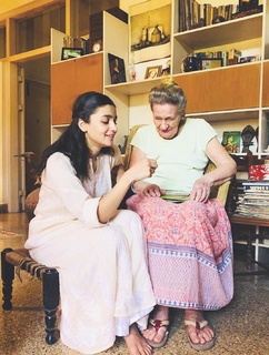 Alia Bhatt feet photo thumbnail
