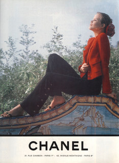 Claudia Schiffer feet photo thumbnail