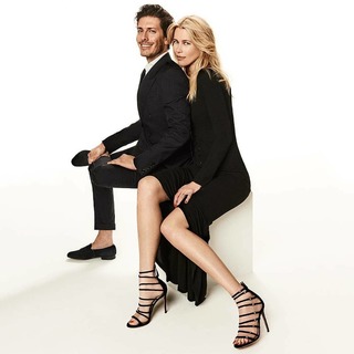 Claudia Schiffer feet photo thumbnail