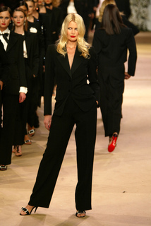 Claudia Schiffer feet photo thumbnail