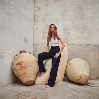 Martha Hunt feet photo thumbnail