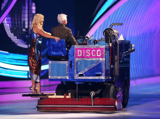 Holly Willoughby feet photo thumbnail