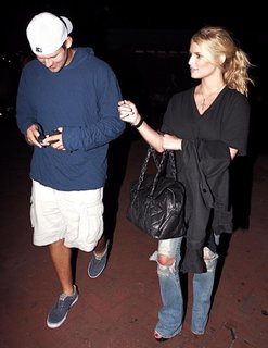 Jessica Simpson feet photo thumbnail
