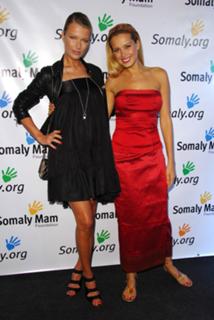 Petra Nemcova feet photo thumbnail