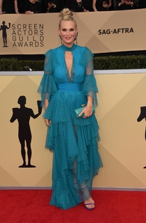 Molly Sims feet photo thumbnail