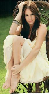 Carolina Ardohain feet photo thumbnail