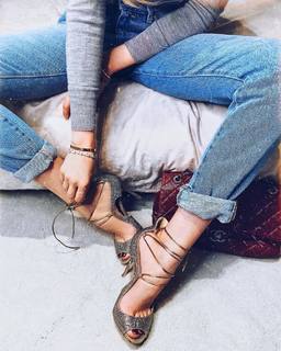 Xenia Tchoumitcheva feet photo thumbnail
