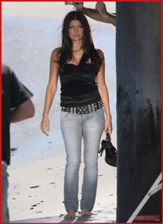 Fergie feet photo thumbnail