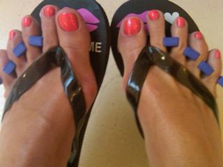 Molly Sims feet photo thumbnail