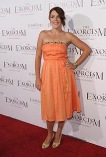 Busy Philipps feet photo thumbnail