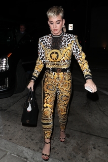 Katy Perry feet photo thumbnail
