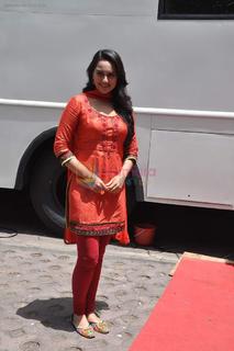 Sonakshi Sinha feet photo thumbnail