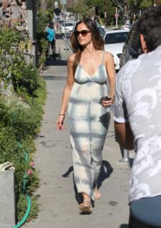 Minka Kelly feet photo thumbnail