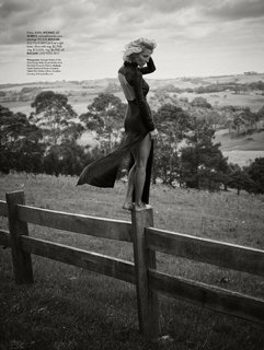 Elsa Pataky feet photo thumbnail