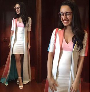 Shraddha Kapoor feet photo thumbnail