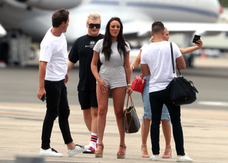 Charlotte Crosby feet photo thumbnail