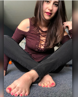 Jenelle Jcakess feet photo thumbnail