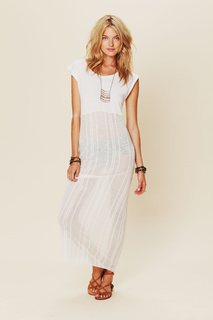 Martha Hunt feet photo thumbnail