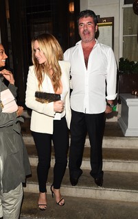 Amanda Holden feet photo thumbnail