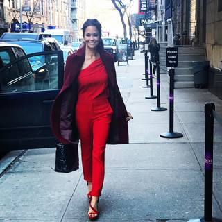 Brooke Burke feet photo thumbnail