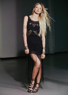 Martha Hunt feet photo thumbnail