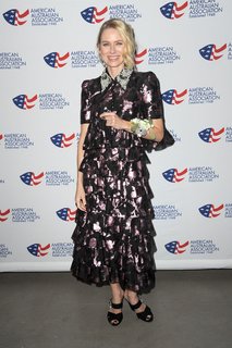 Naomi Watts feet photo thumbnail