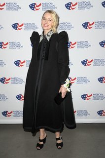 Naomi Watts feet photo thumbnail